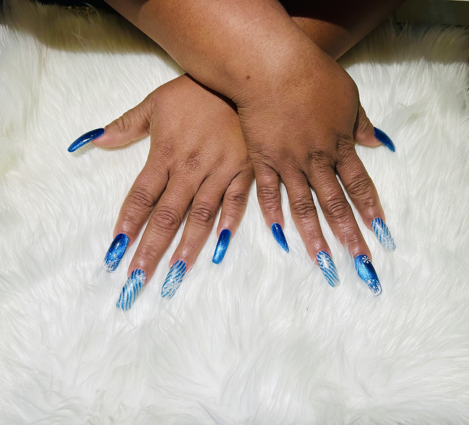 Exotic Nails logo